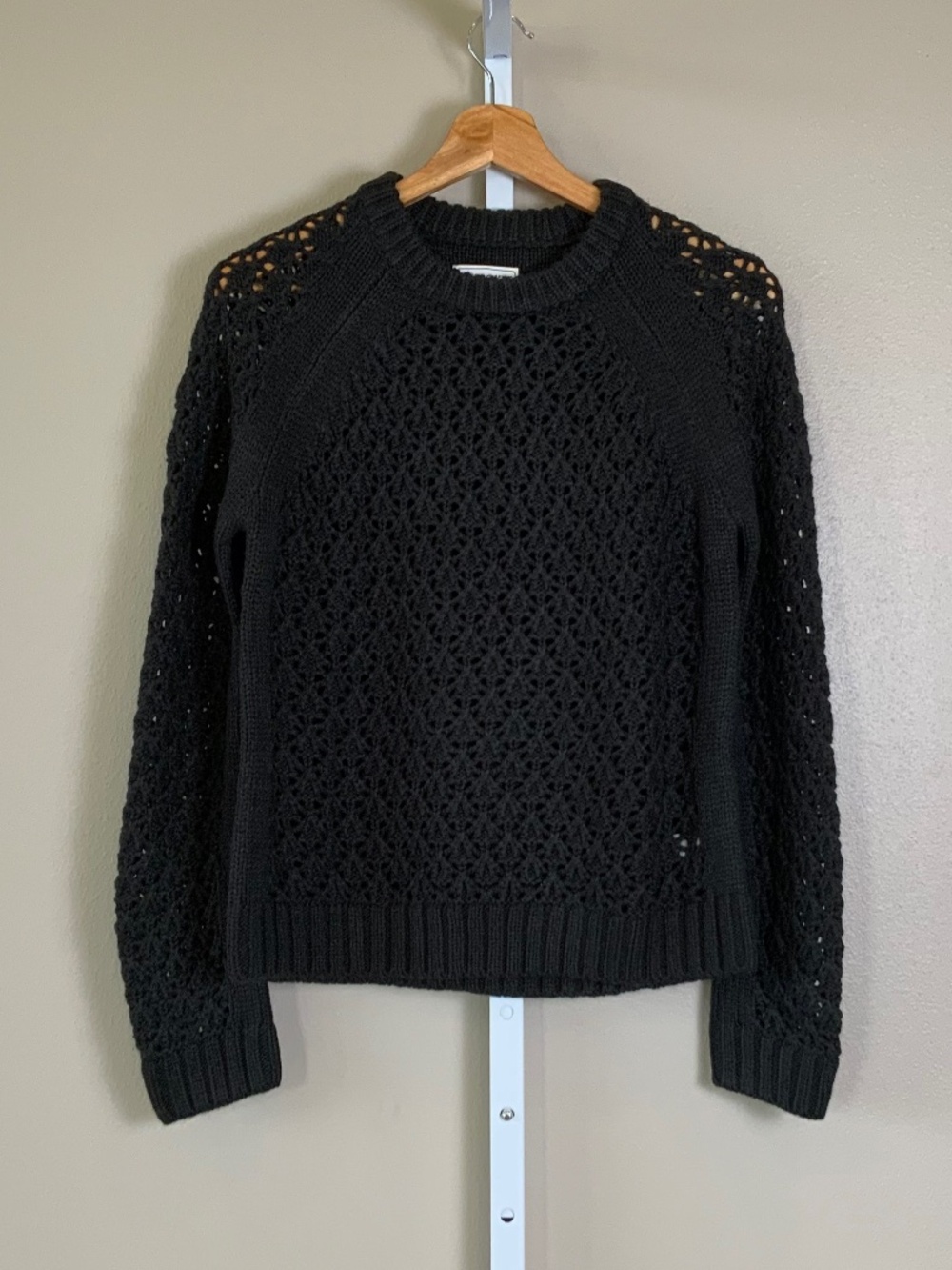 Cherokee Chunky Crochet Knit Raglan Sleeve Sweater